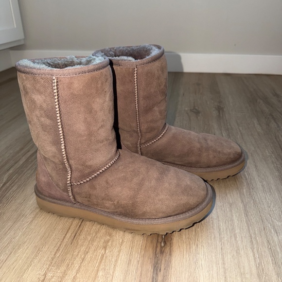 Classic uggs - Picture 3 of 3